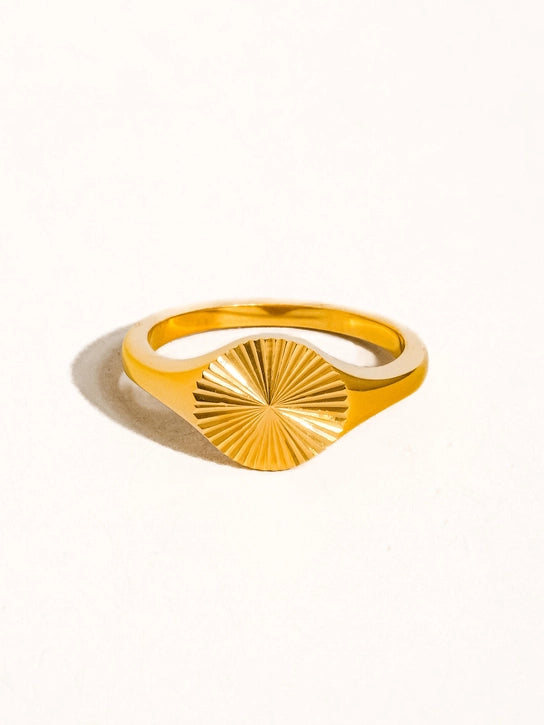 Mateo 18K Gold Non-Tarnish Modern Signet Ring Yellow Gold