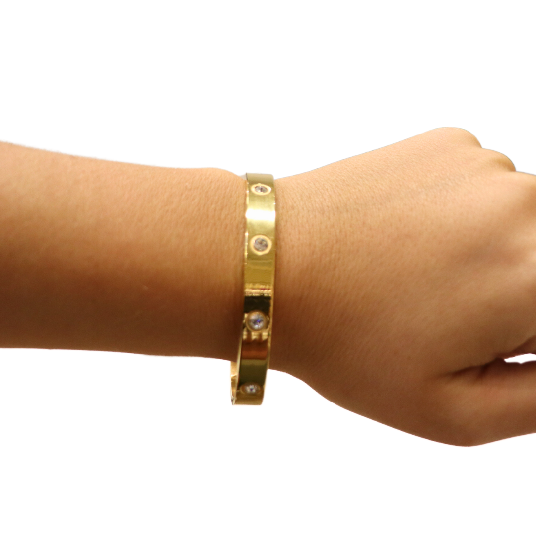 Solitaire Bangle Gold