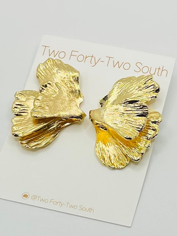 Golden 3D Leaves Earrings