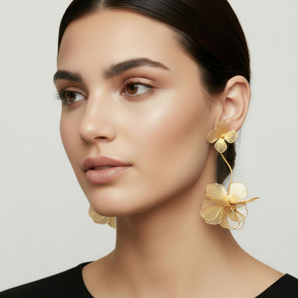 Scottie Statement Earrings Gold