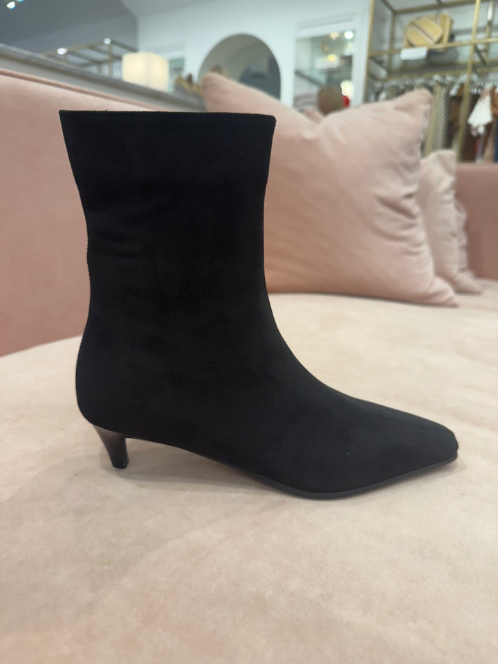 Katalina Black Suede