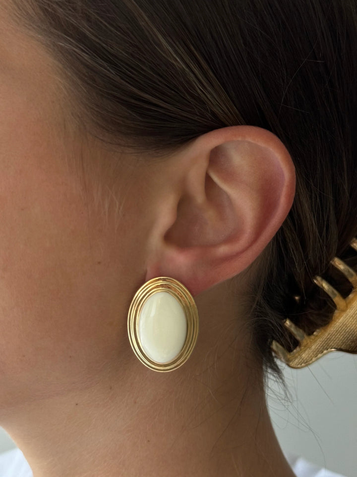 Joy Enamel Studs Cream