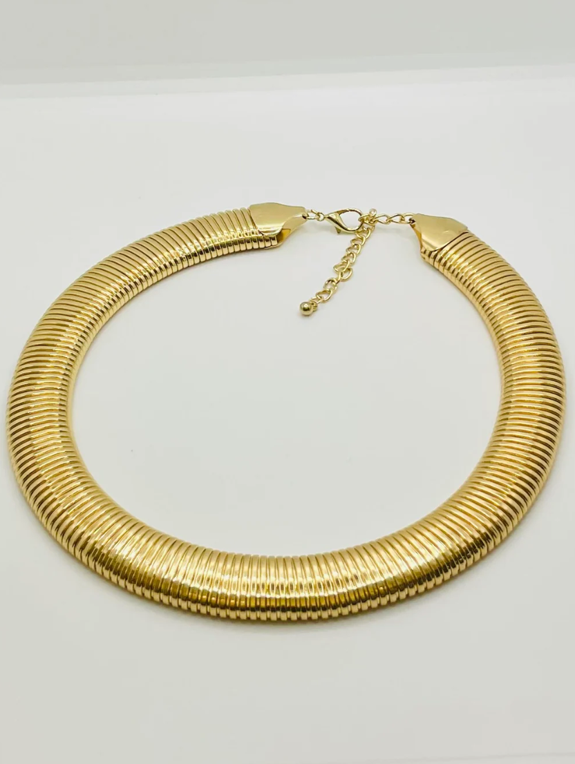 Omega Chain Necklace Gold