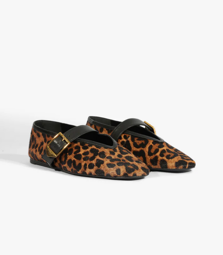 Courtney Buckle Flat