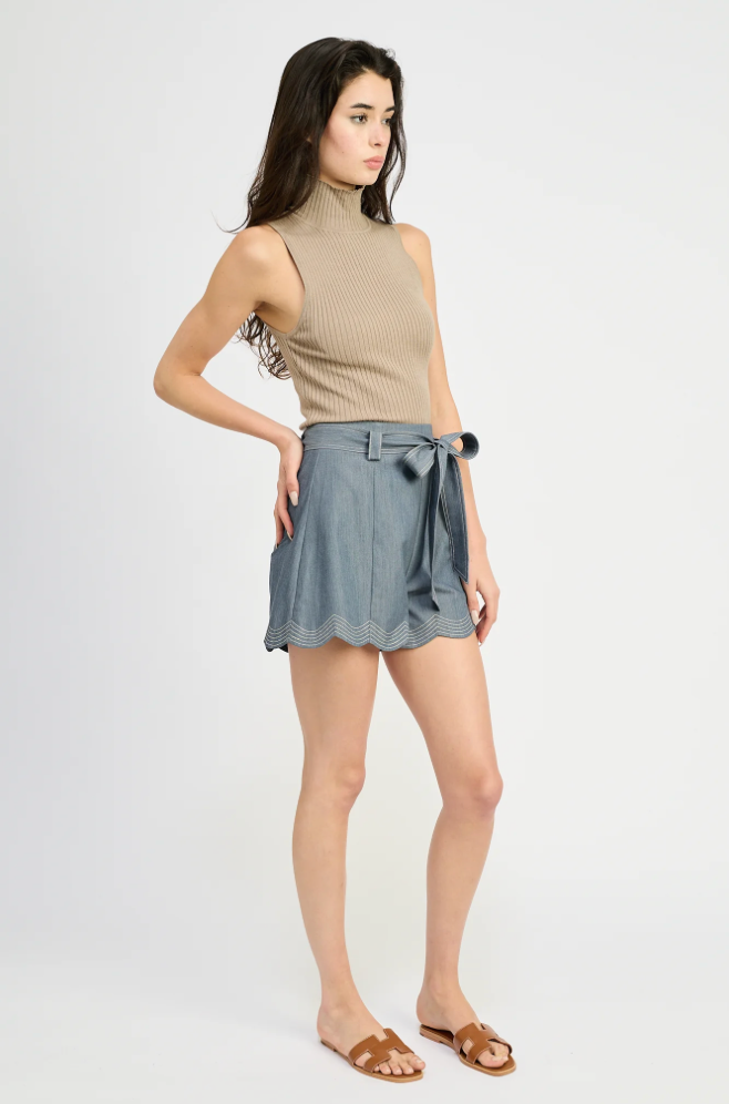 Angeline Scallop Hem Shorts