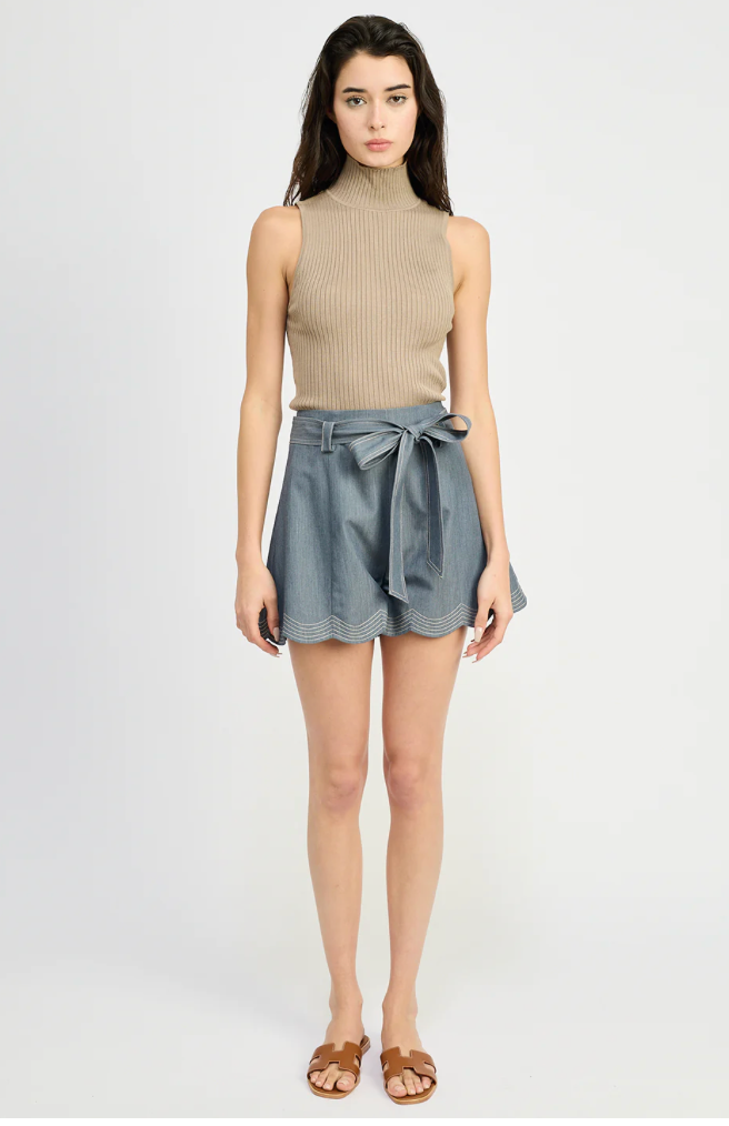 Angeline Scallop Hem Shorts