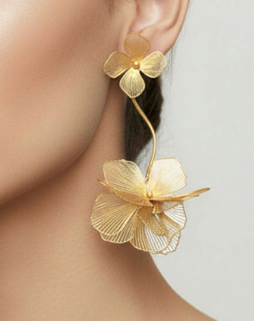 Scottie Statement Earrings Gold