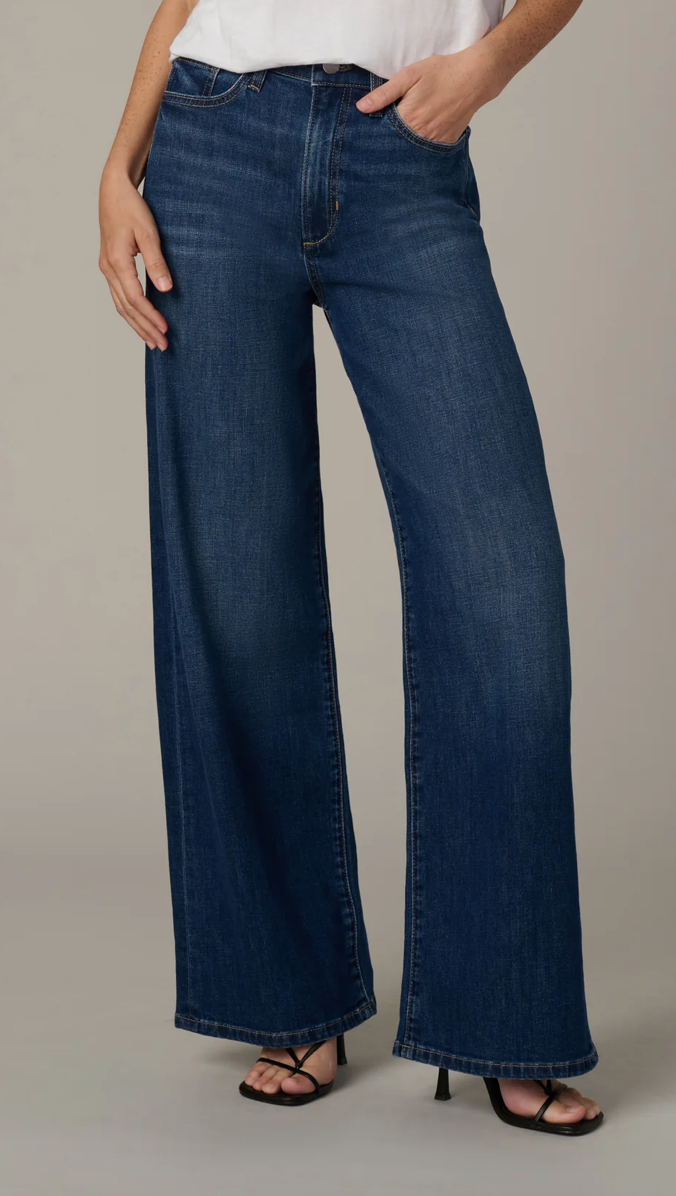 The Mia Petite Dedication