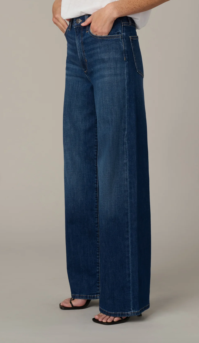 The Mia Petite Dedication