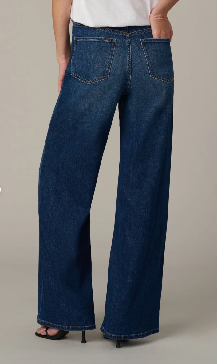 The Mia Petite Dedication