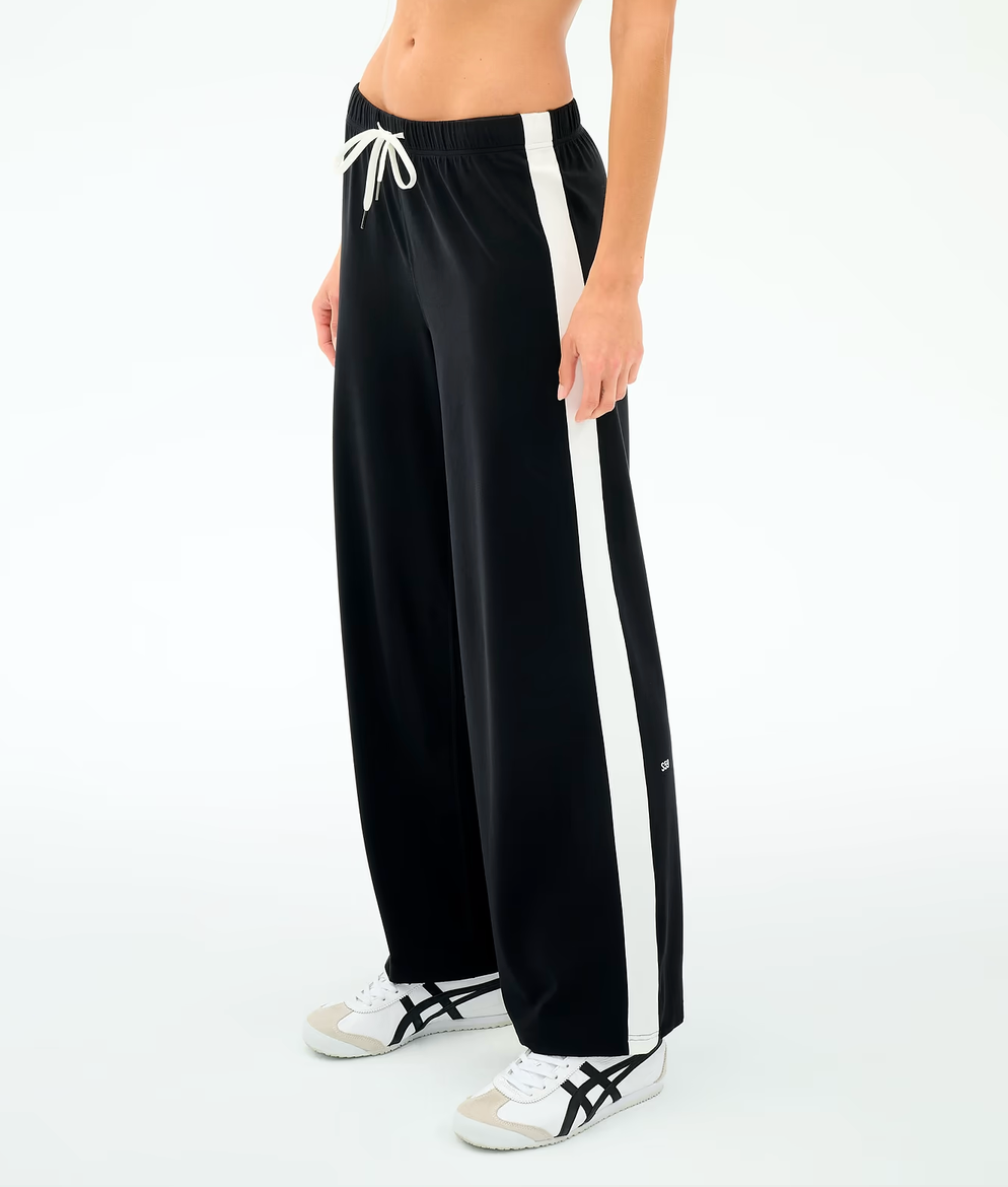 Willow Airweight Wide Leg Black