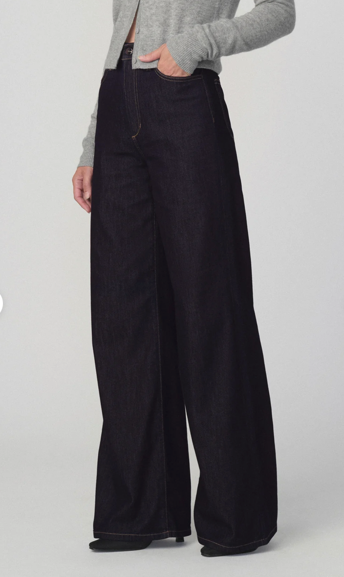 The Mia Petite Absolutely