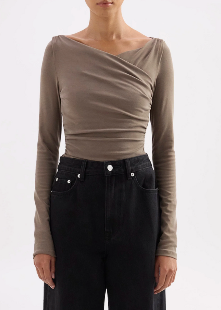 Daniya Top