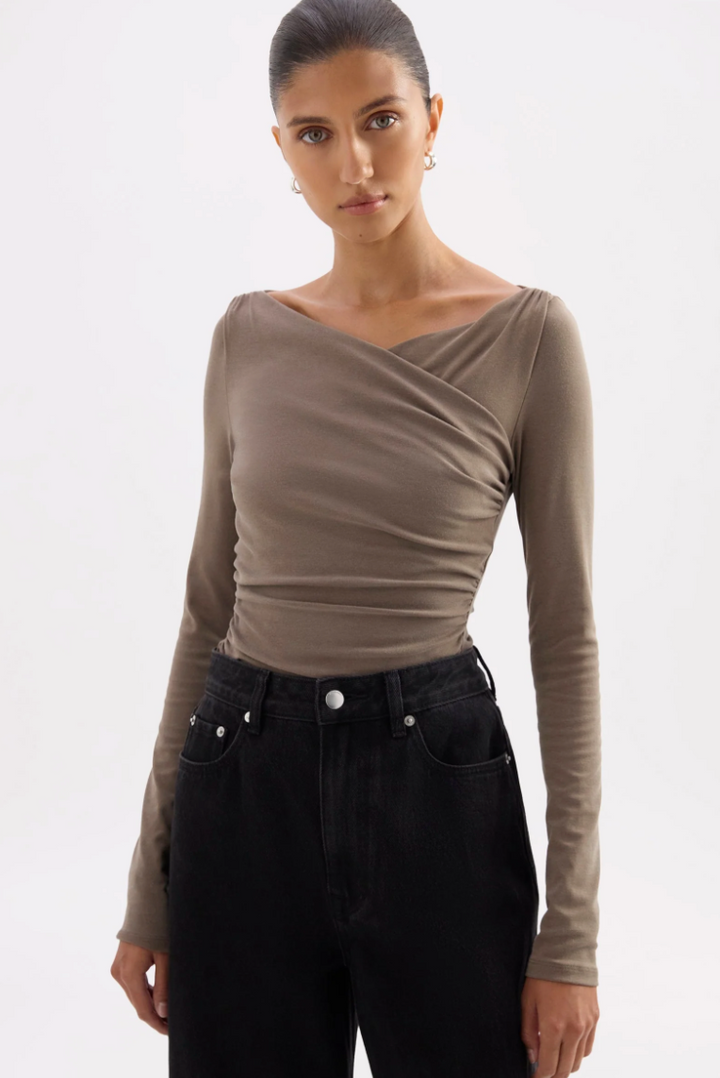 Daniya Top
