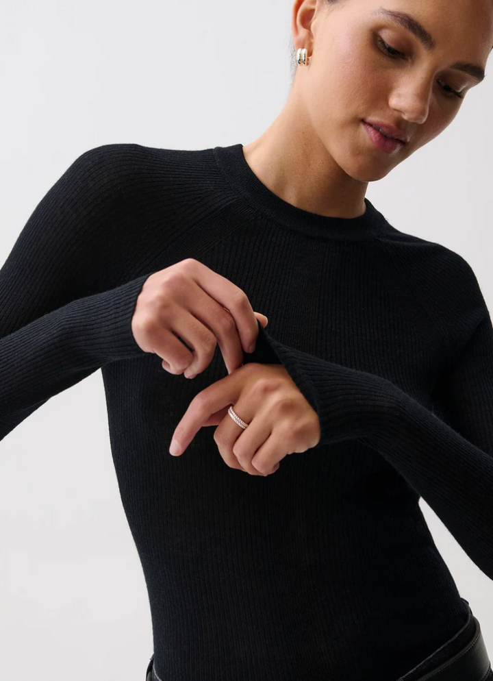 Juno Feather Weight Sweater Black