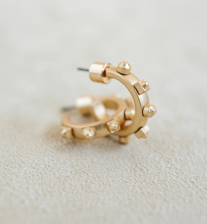 Metal Huggie Matte Gold