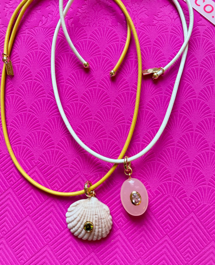 Beach Combing Necklace Coconut / Pink