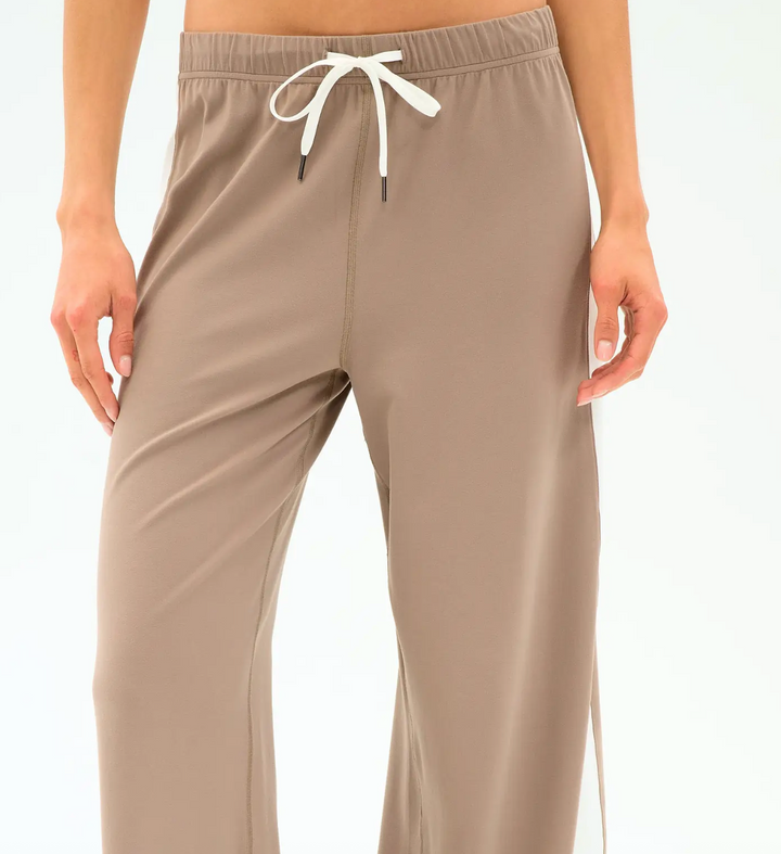 Willow Airweight Wide Leg Latte/White