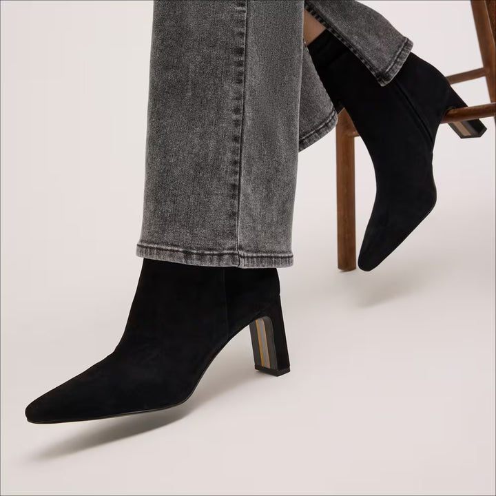 Saige Ankle Bootie Black Suede
