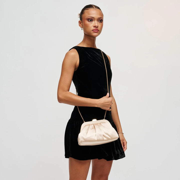 Winter Clutch Champagne